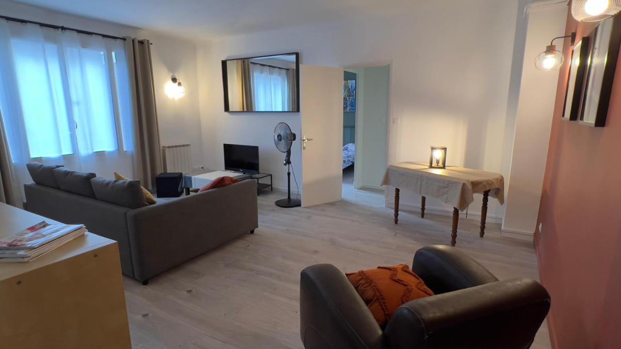 Escale Marseillaise, Grand T2 Calme, Pres Du Vieux Port Pour 2 A 4 Personnes, Nettoyage Rigoureux Apartamento Marselha Exterior foto